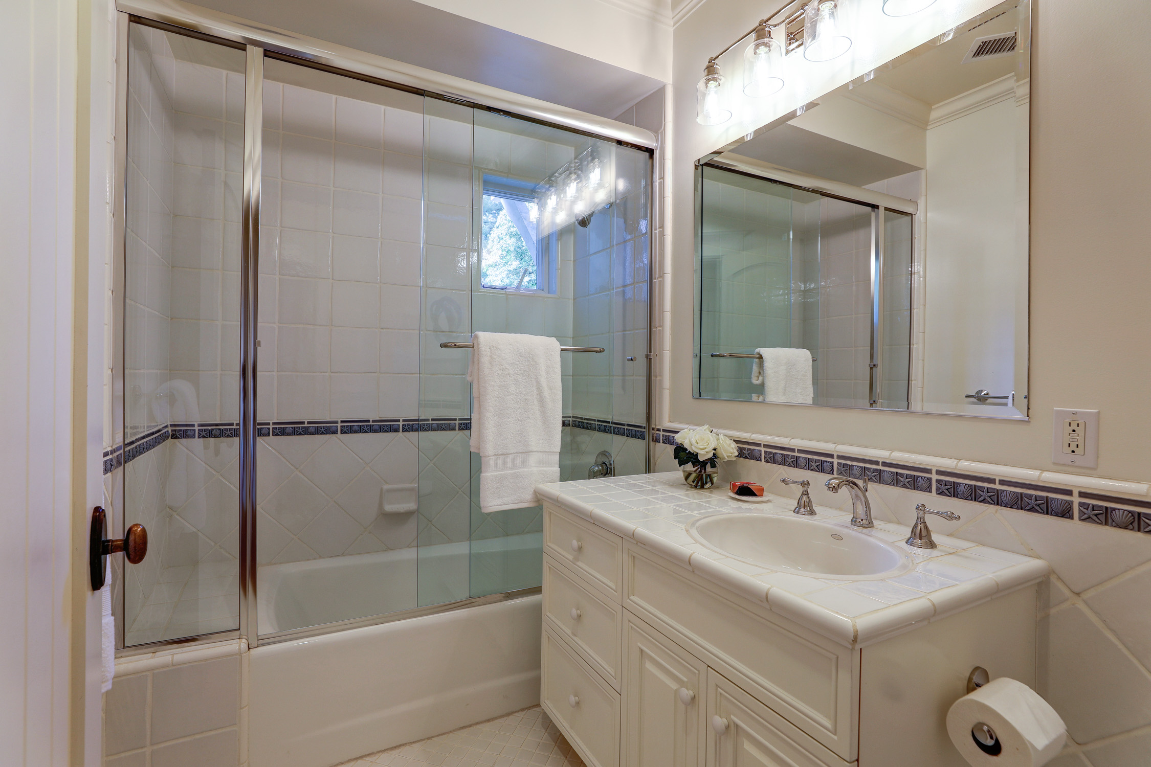 44 Chestnut Avenue Image #27