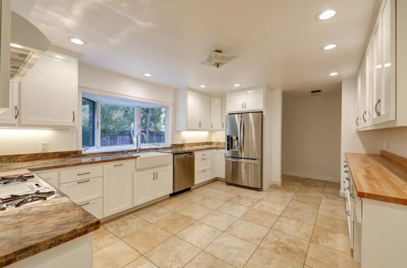 2 Berry Lane downstairs kitchen