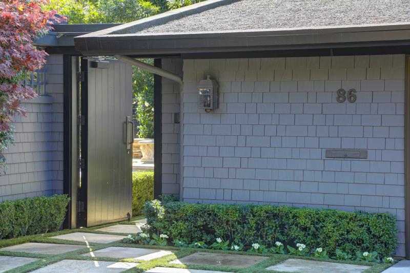 entry way to courtyard