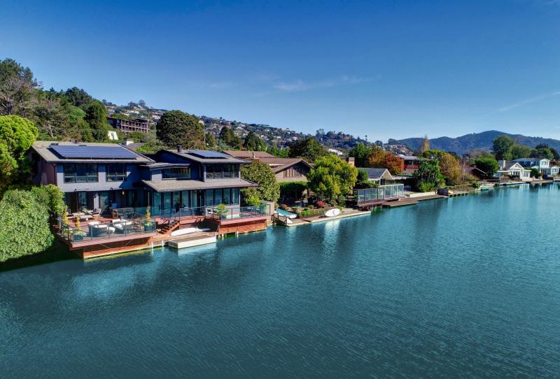 homes on the water