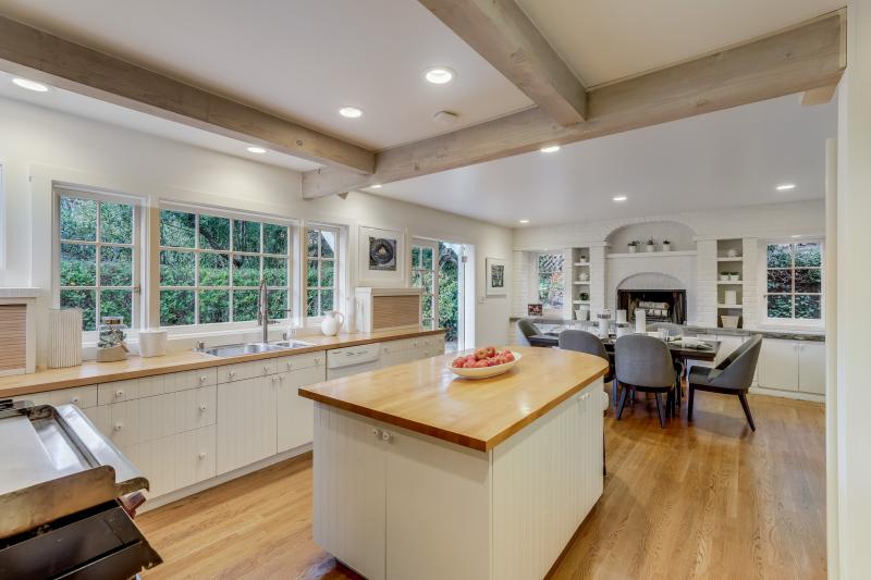 2 Madera Avenue kitchen dining with wood floors. 