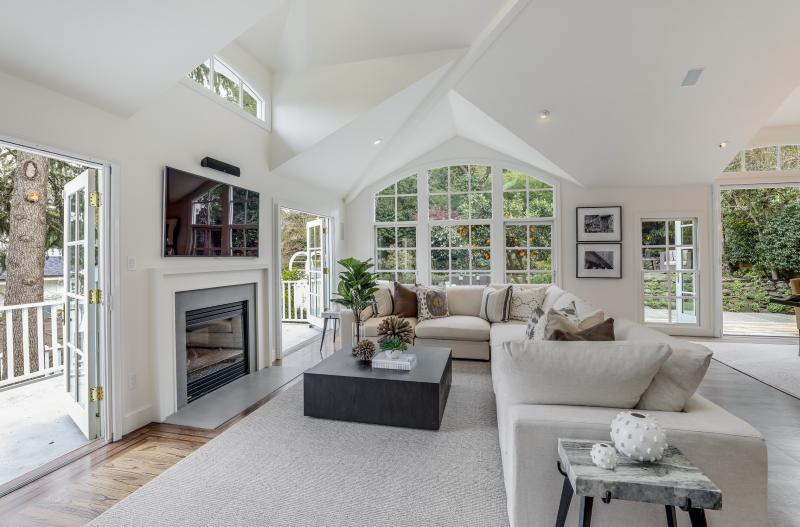 41 Austin Avenue living room showcasing windows