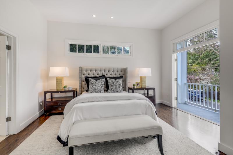 41 Austin Avenue open door bedroom