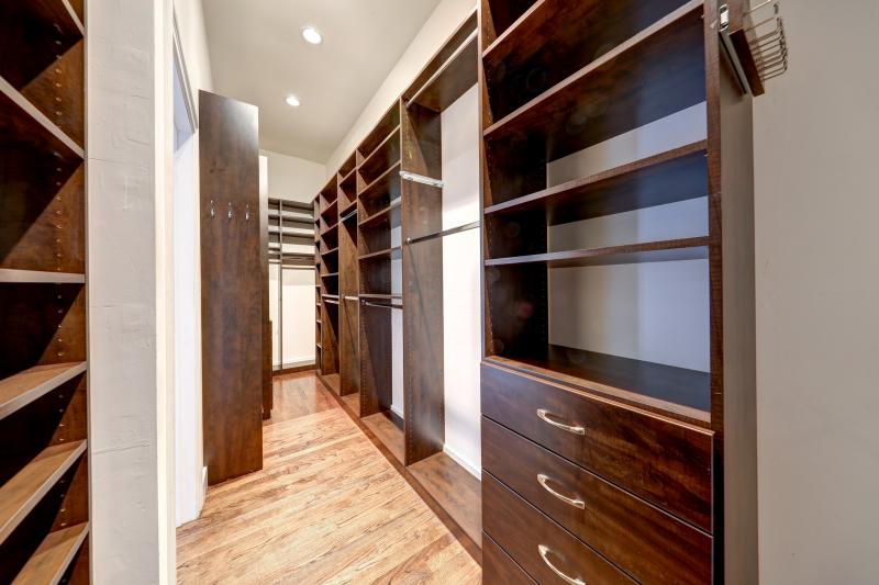 41 Austin Avenue large walk in closet