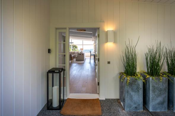 231 Princeton Avenue entryway
