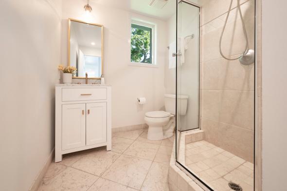231 Princeton Avenue bathroom