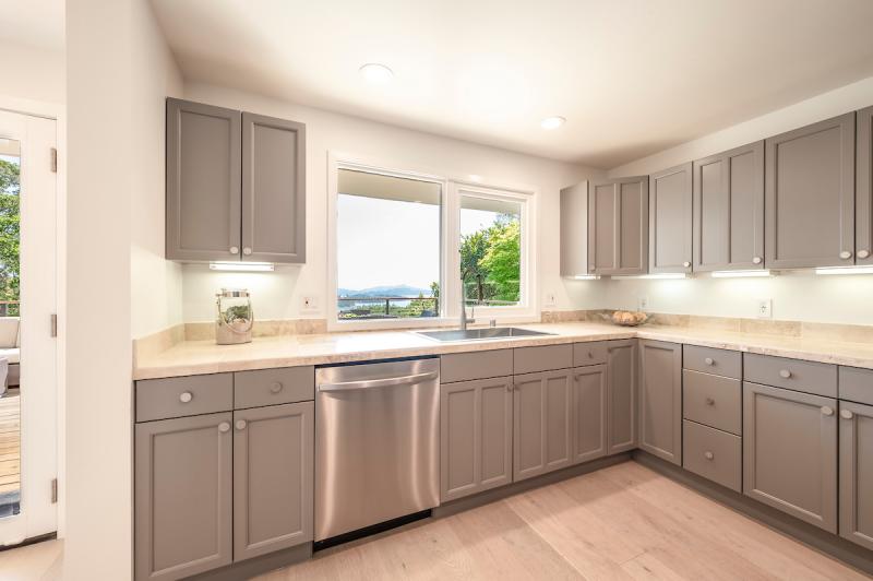 231 Princeton Avenue kitchen with wood floors