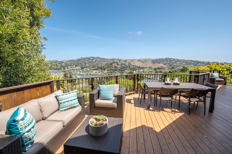 34 Bella Vista Avenue deck with view