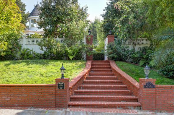 130 Palm Avenue, San Rafael #72 130 Palm Avenue brick walkway
