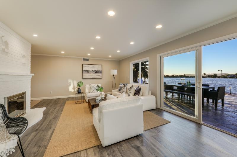 indoor outdoor living room