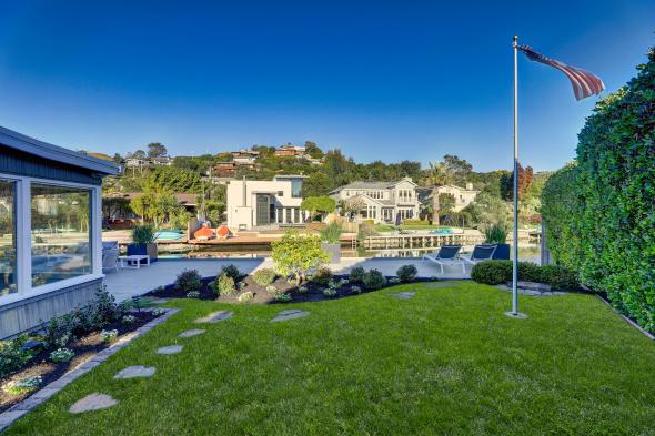 5 Hilarita Circle, Belvedere #61 5 Hilarita Circle lawn leading out to water