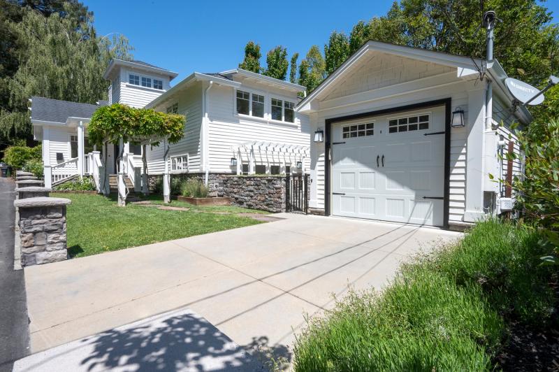 12 Sycamore Avenue, Larkspur #50