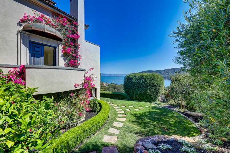 2110 Vistazo Street East, Tiburon #90