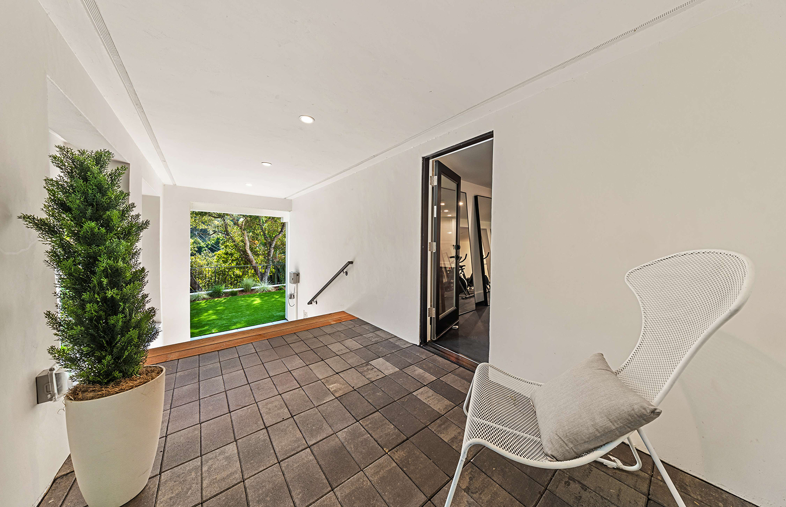 87 Laurel Grove Avenue, Ross #80
