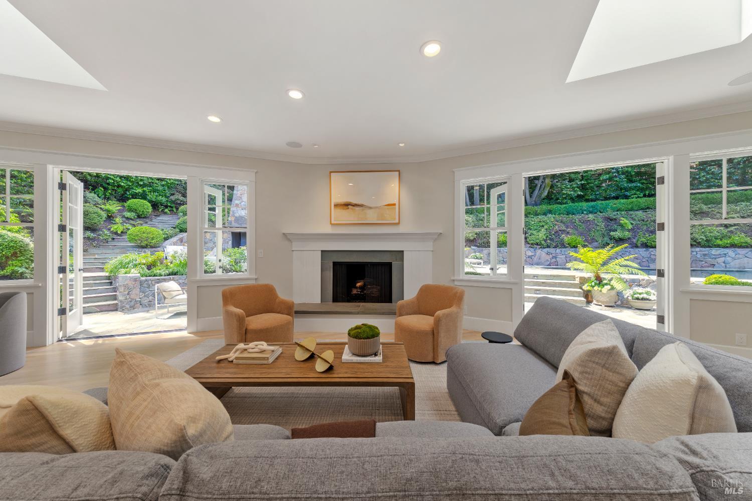 22 Chestnut Avenue, Ross #97