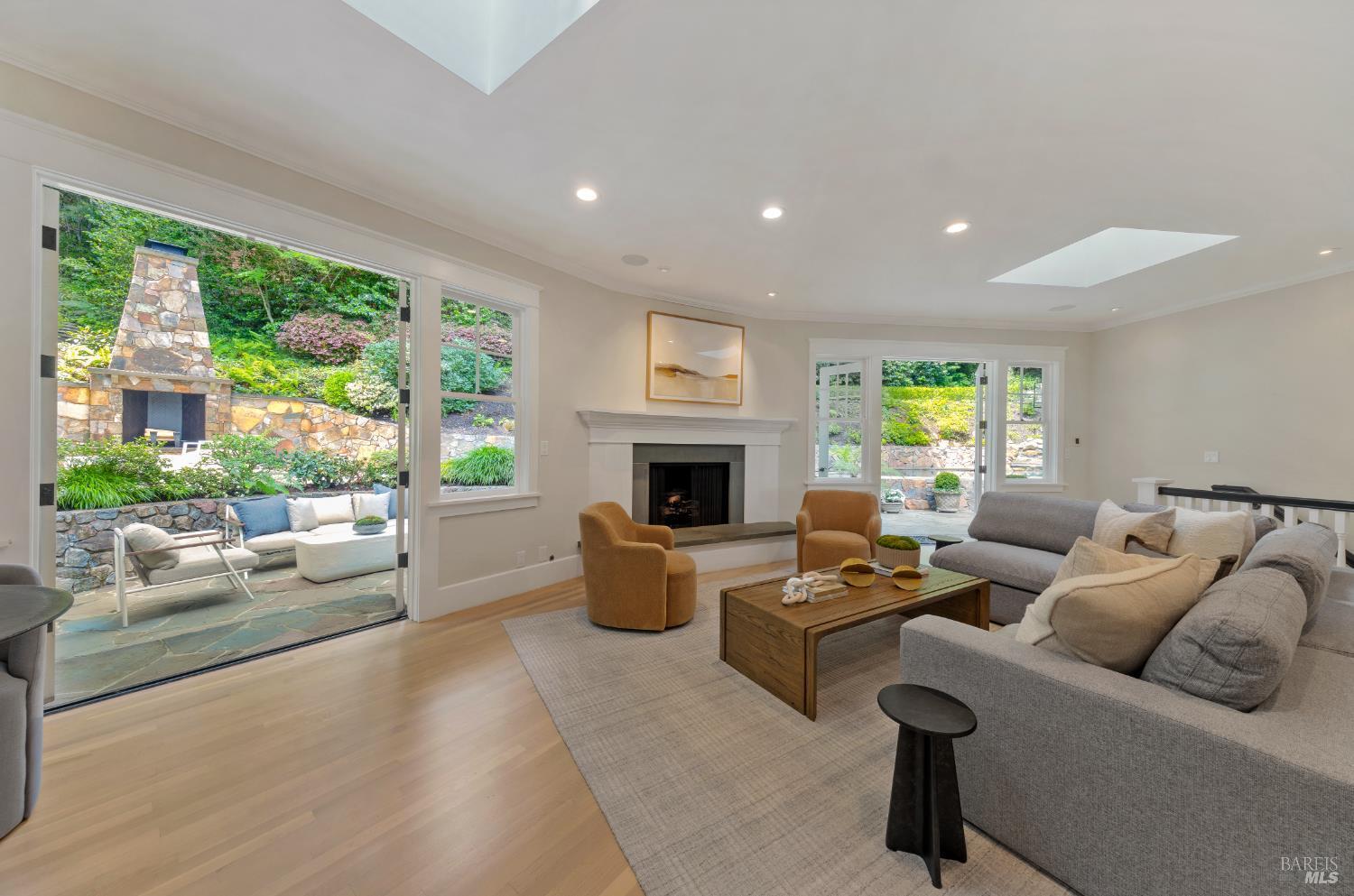 22 Chestnut Avenue, Ross #97