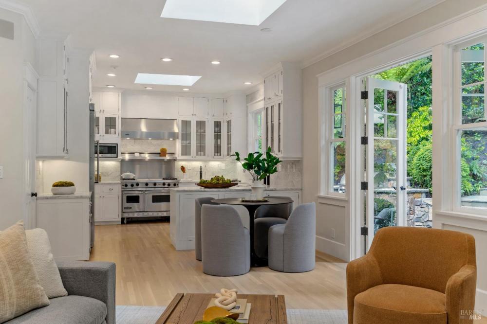 22 Chestnut Avenue, Ross #97