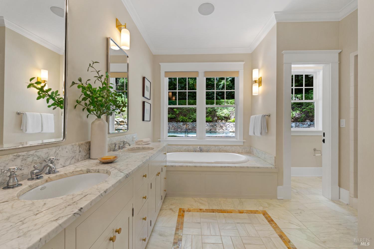 22 Chestnut Avenue, Ross #97