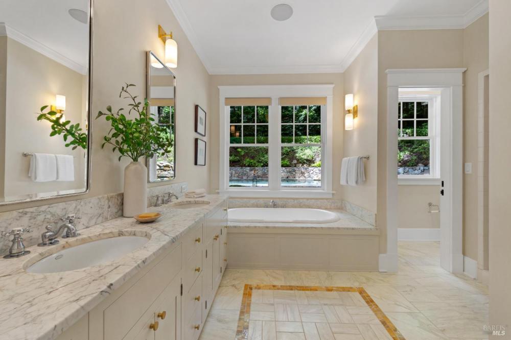 22 Chestnut Avenue, Ross #97