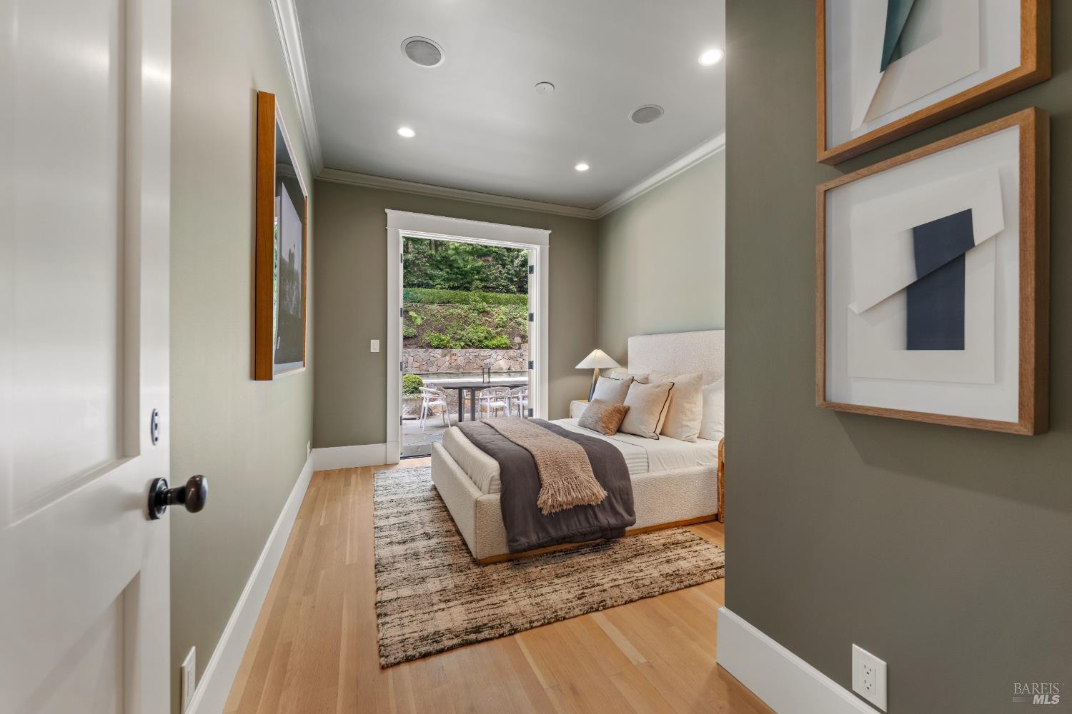 22 Chestnut Avenue, Ross #97