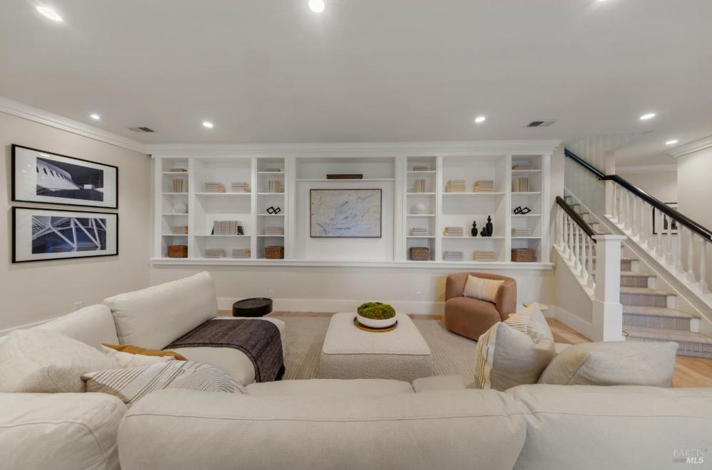 22 Chestnut Avenue, Ross #97