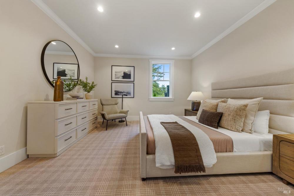 22 Chestnut Avenue, Ross #97