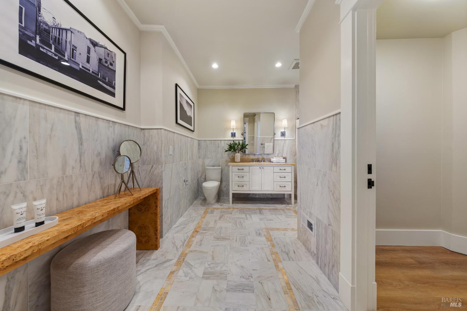 22 Chestnut Avenue, Ross #97