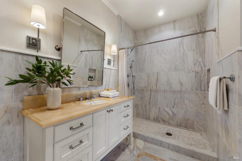 22 Chestnut Avenue, Ross #97