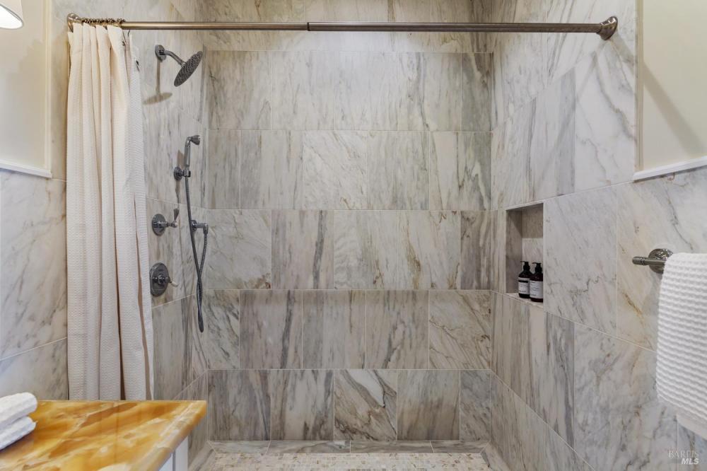 22 Chestnut Avenue, Ross #97