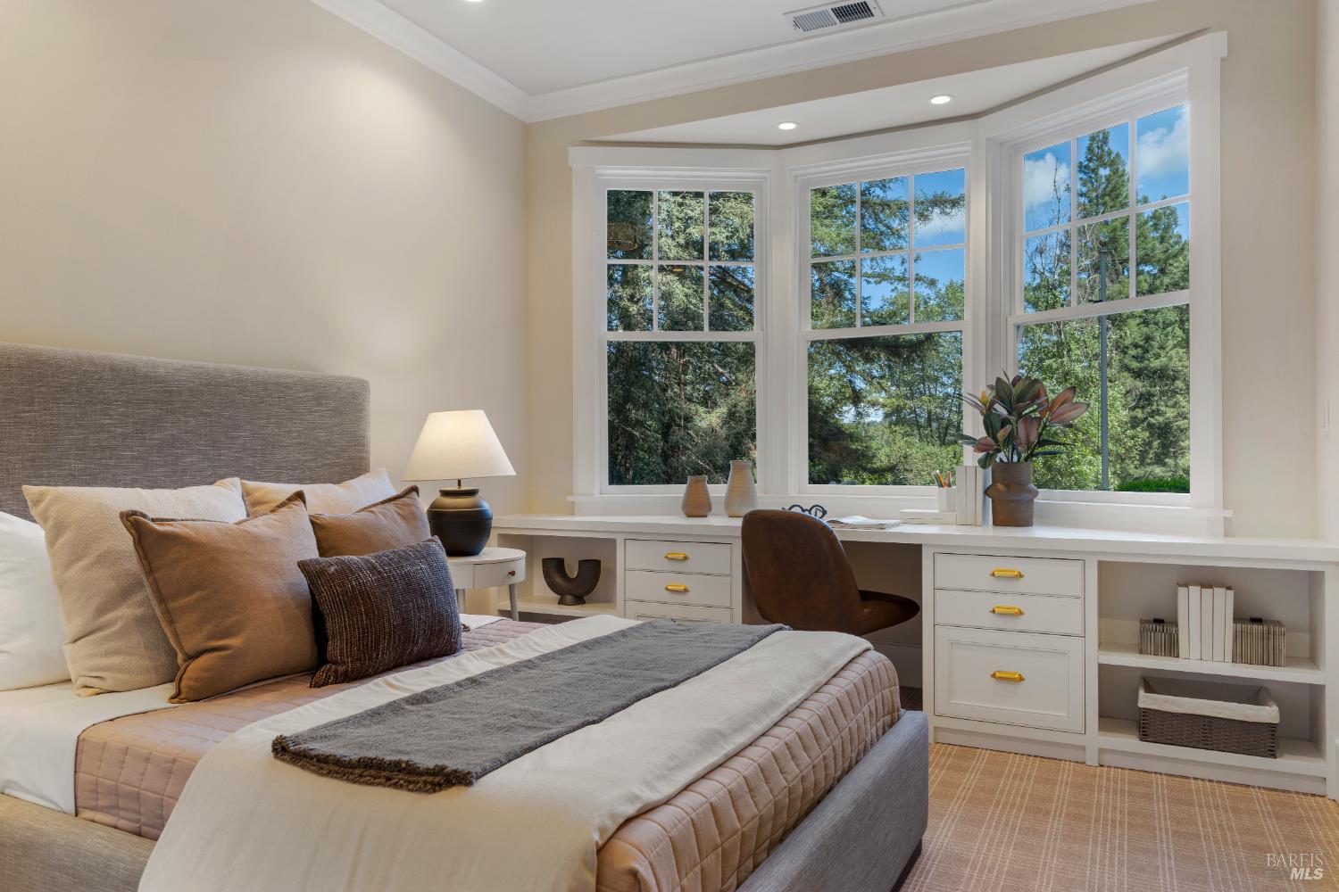 22 Chestnut Avenue, Ross #97