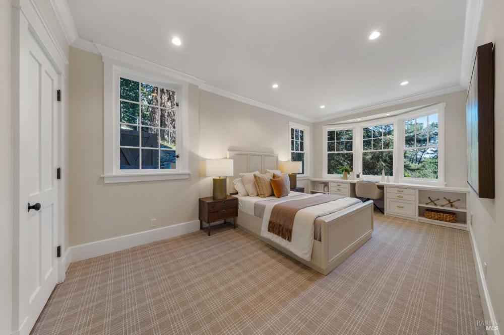 22 Chestnut Avenue, Ross #97