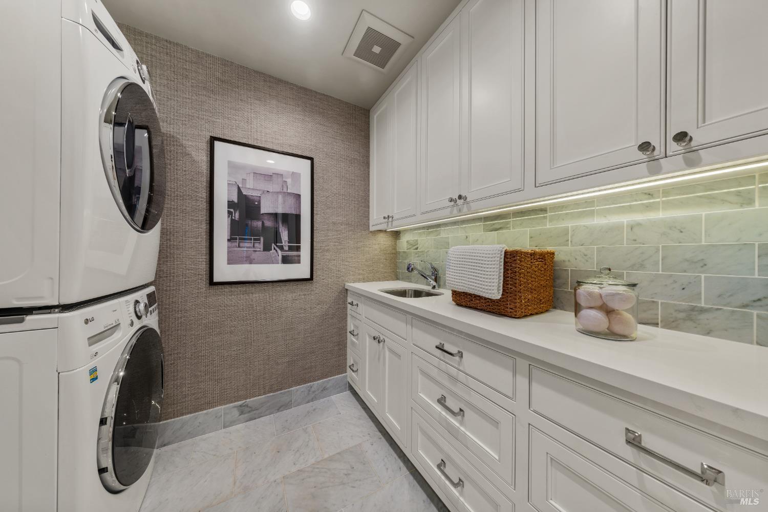 22 Chestnut Avenue, Ross #97