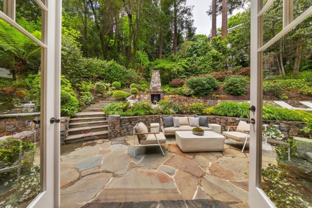 22 Chestnut Avenue, Ross #97