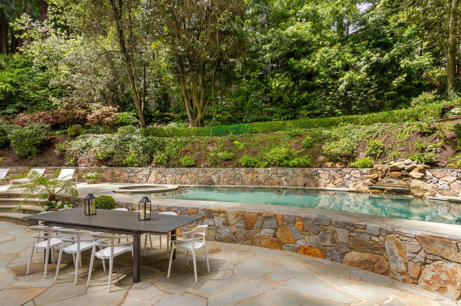 22 Chestnut Avenue, Ross #97