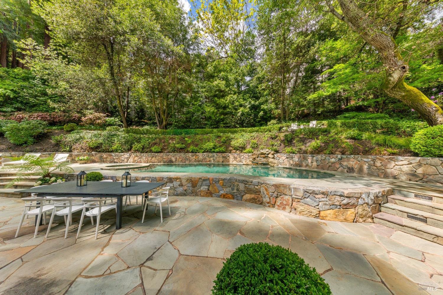 22 Chestnut Avenue, Ross #97