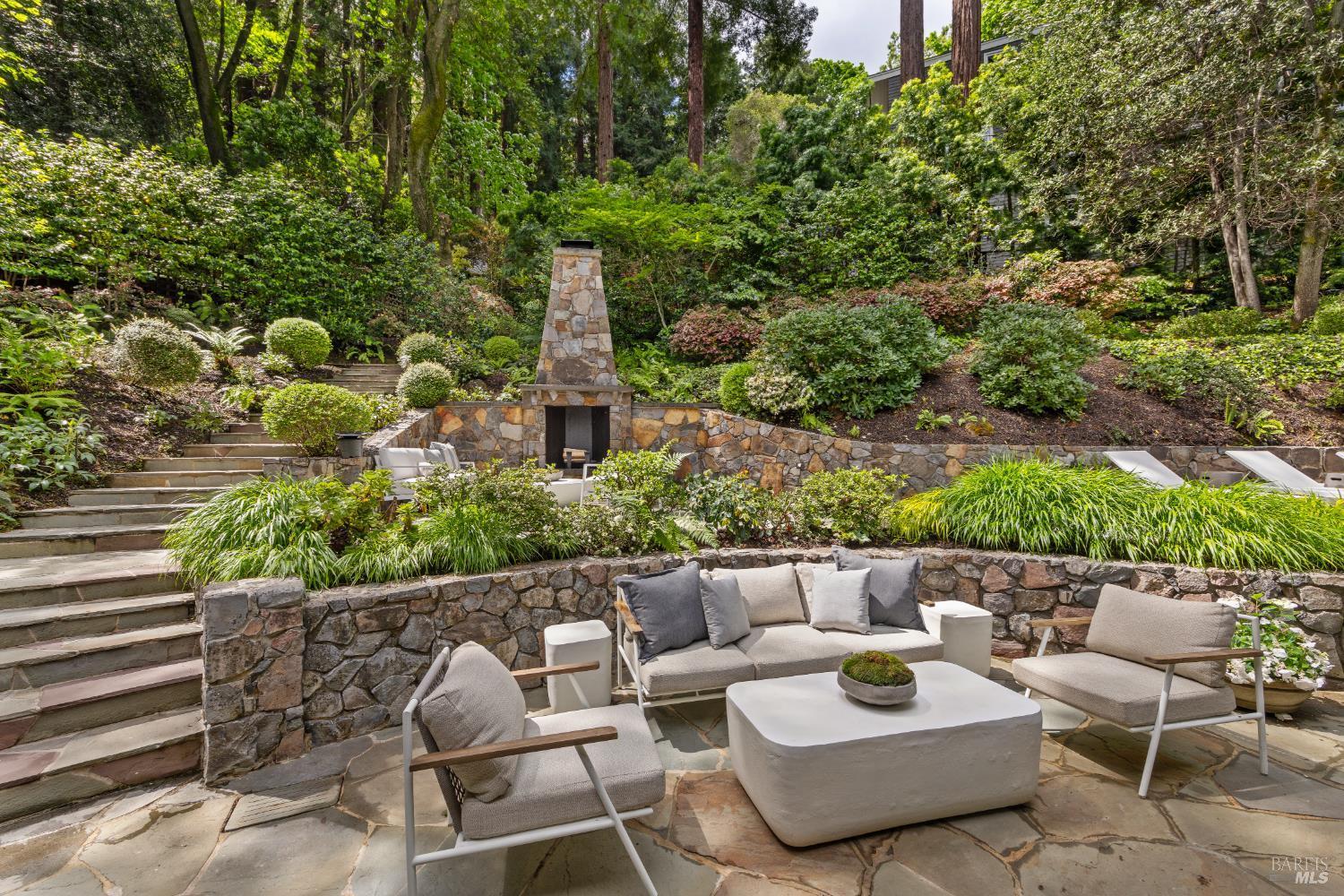 22 Chestnut Avenue, Ross #97