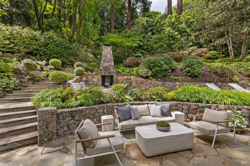 22 Chestnut Avenue, Ross #97