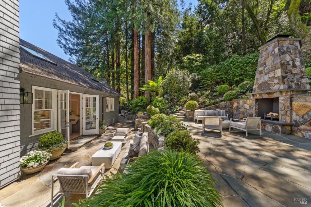 22 Chestnut Avenue, Ross #97