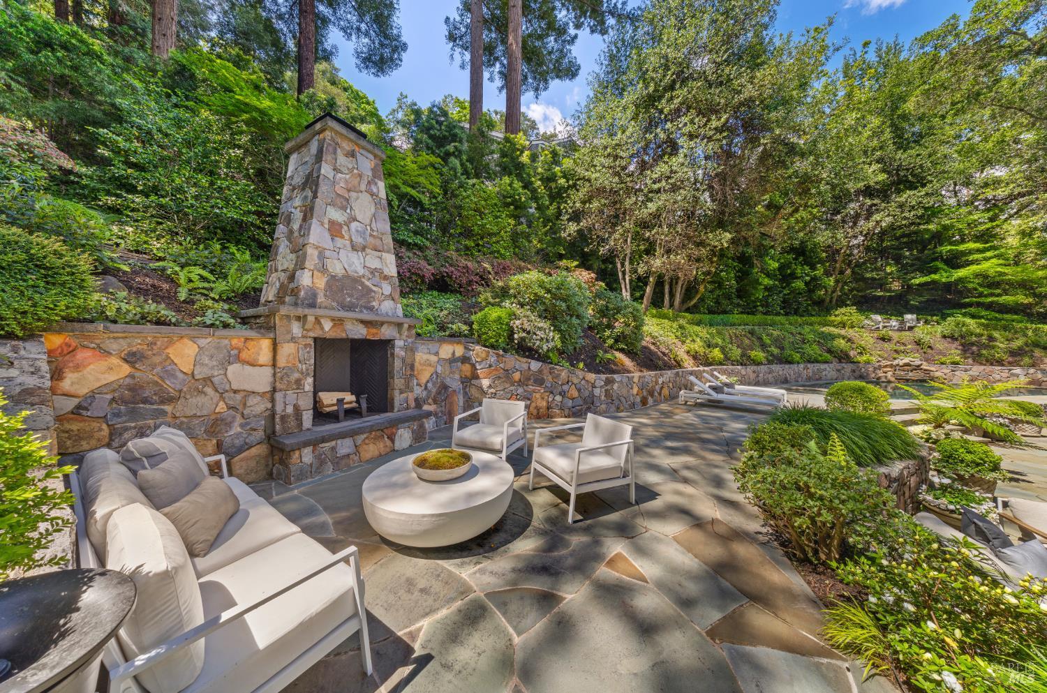 22 Chestnut Avenue, Ross #97