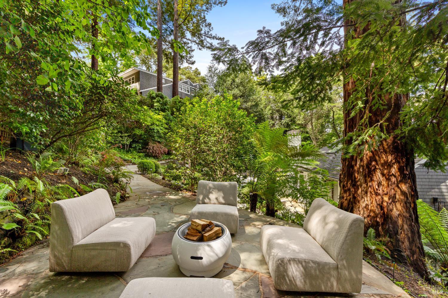 22 Chestnut Avenue, Ross #97