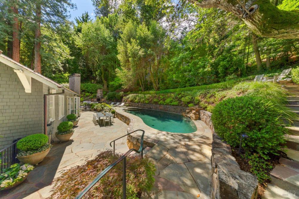 22 Chestnut Avenue, Ross #97