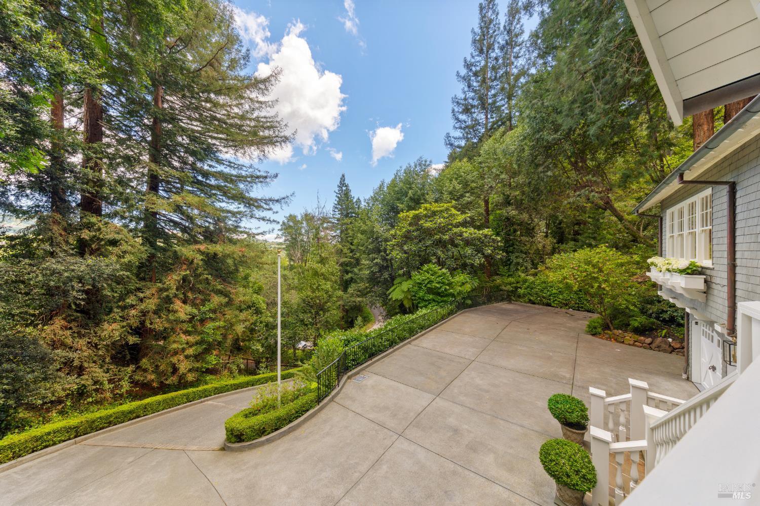 22 Chestnut Avenue, Ross #97