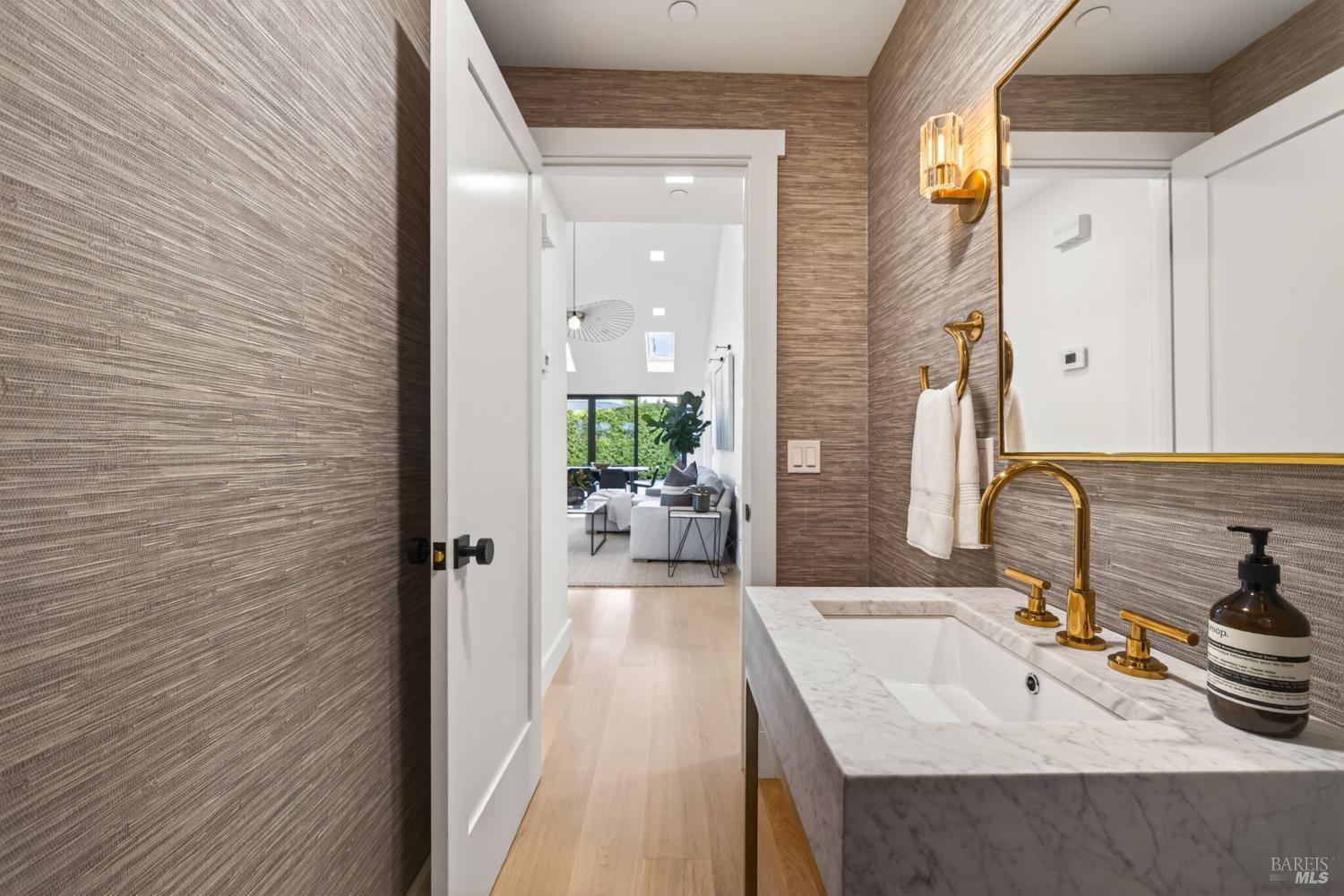 7 William Avenue, Larkspur #54