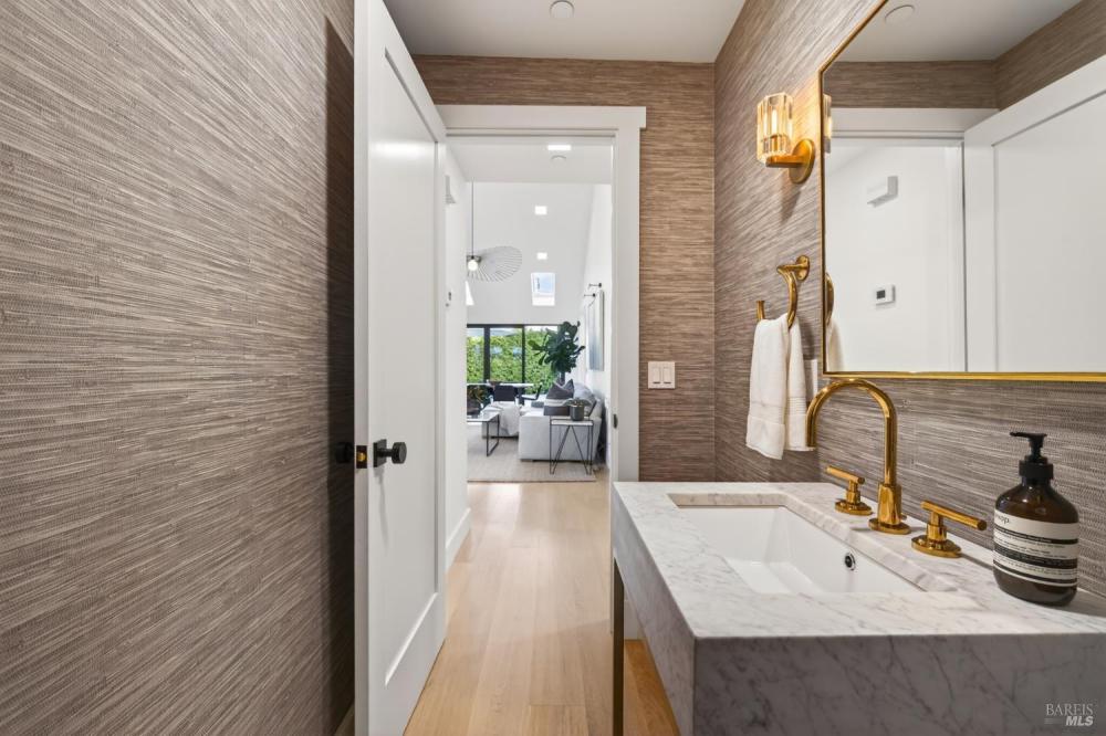 7 William Avenue, Larkspur #54
