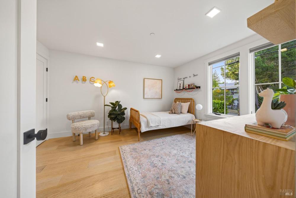 7 William Avenue, Larkspur #54