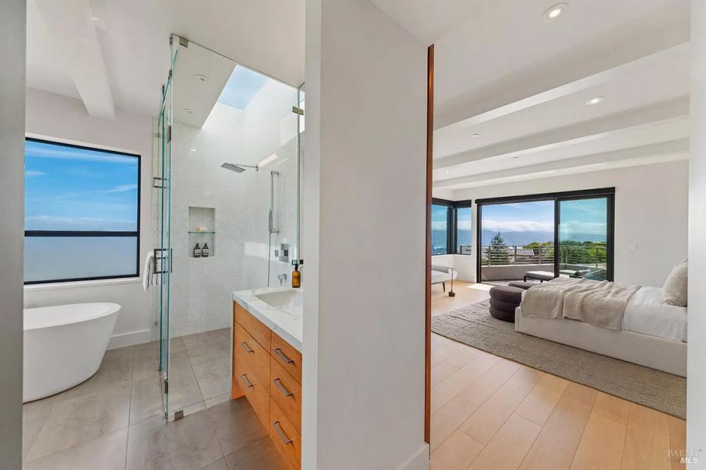 86 Sugarloaf Drive, Tiburon #87