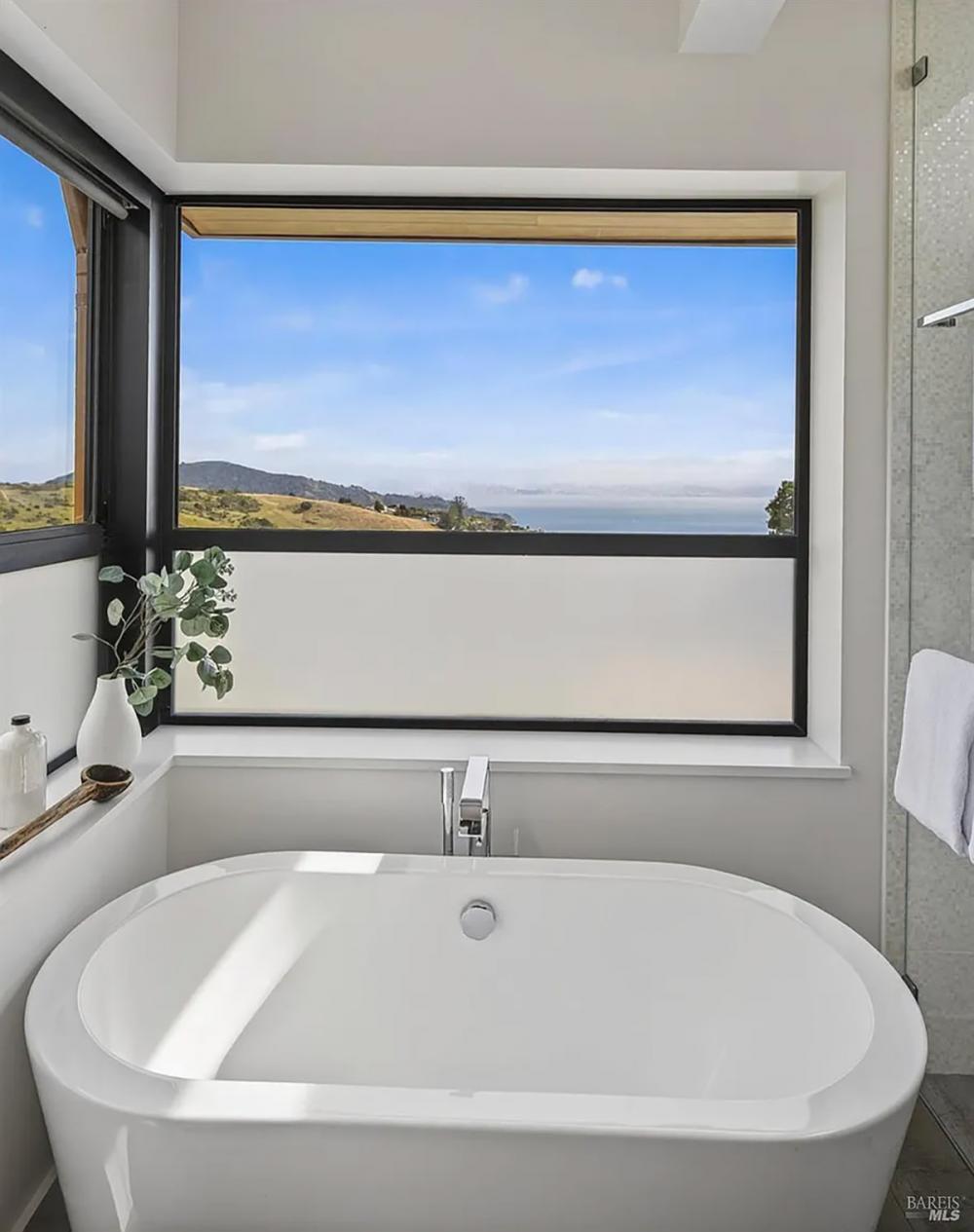 86 Sugarloaf Drive, Tiburon #87