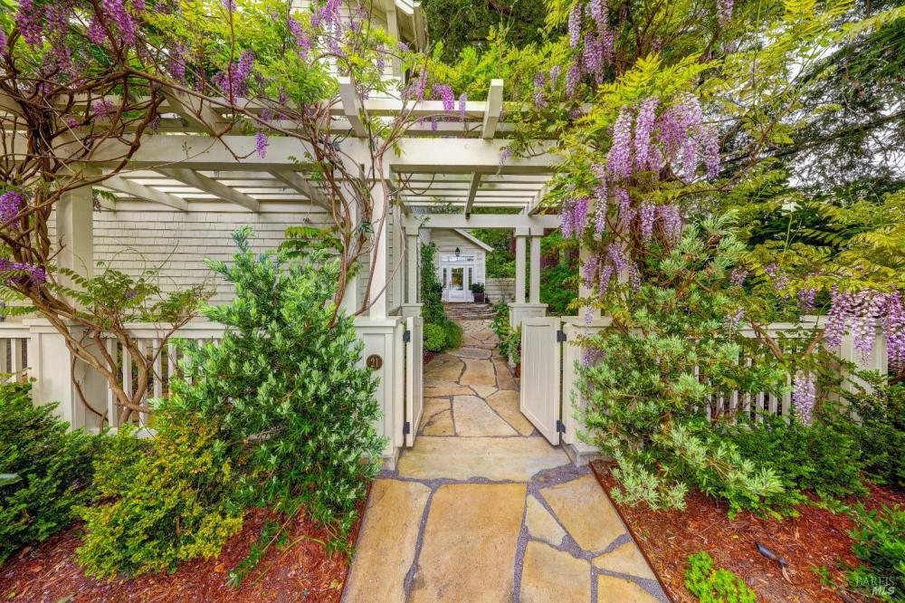 21 Niven Way, Larkspur #82