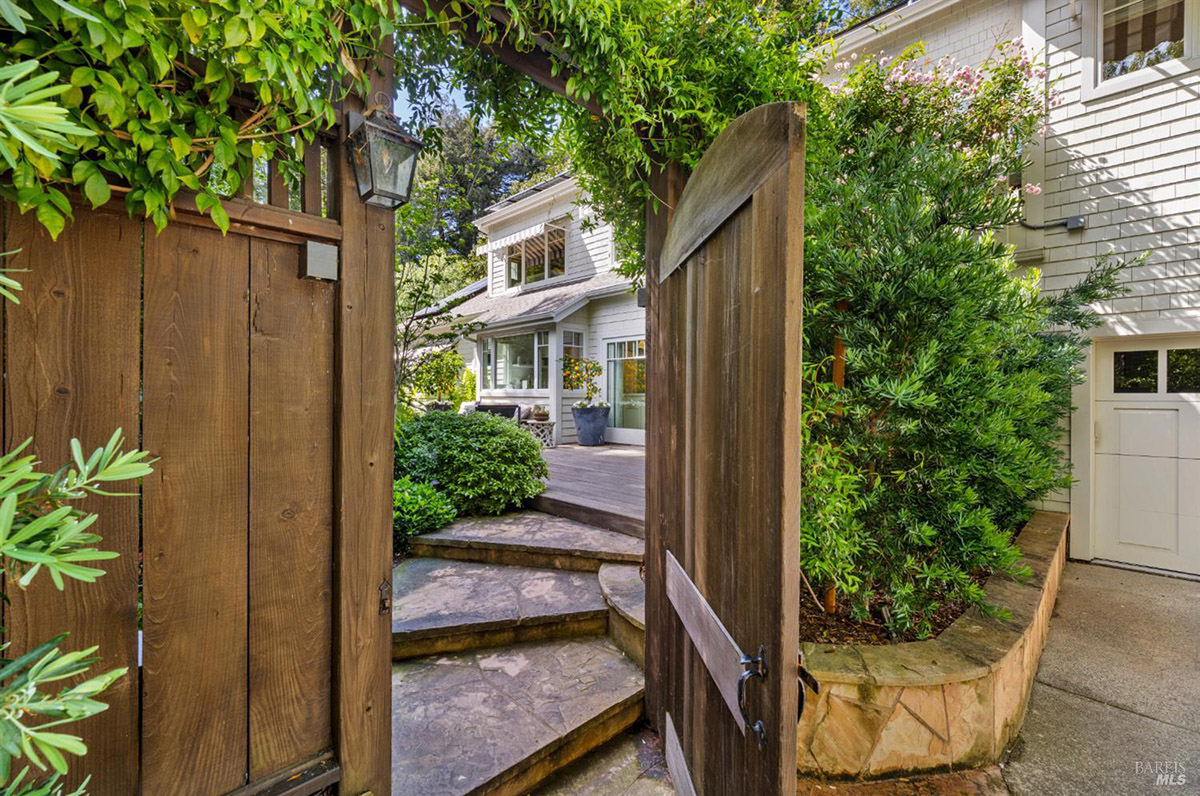 21 Niven Way, Larkspur #82