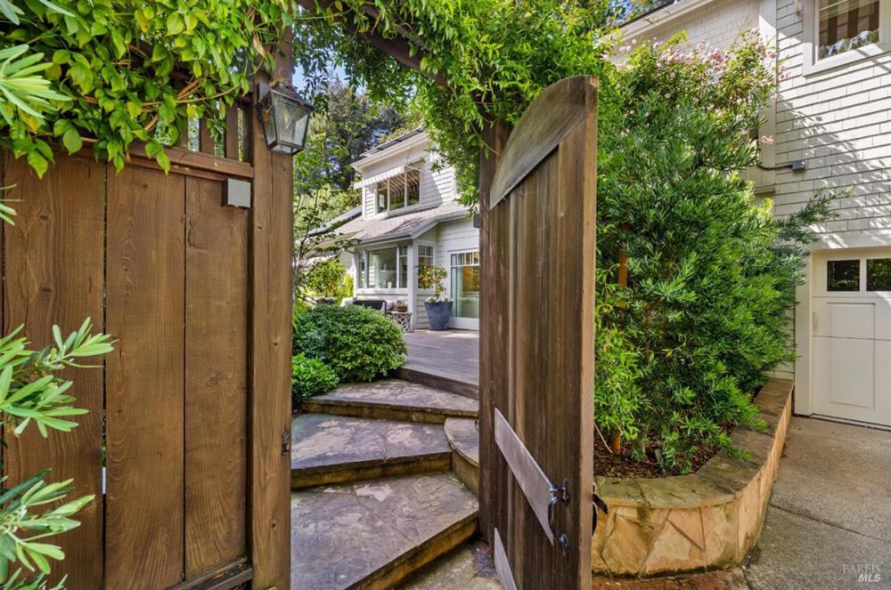 21 Niven Way, Larkspur #82